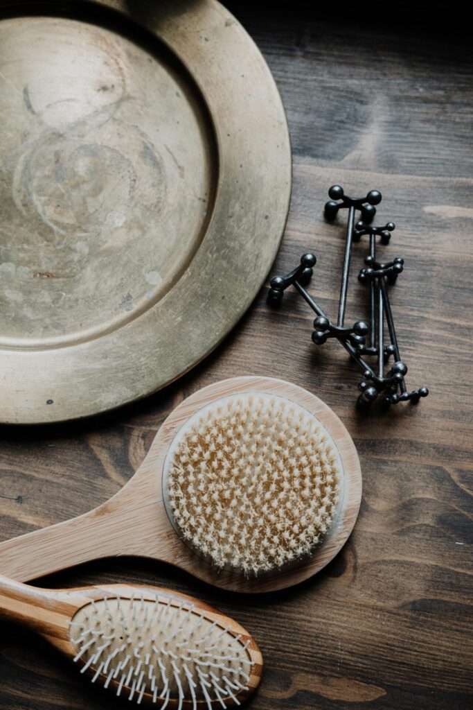 How to clean a hairbrush