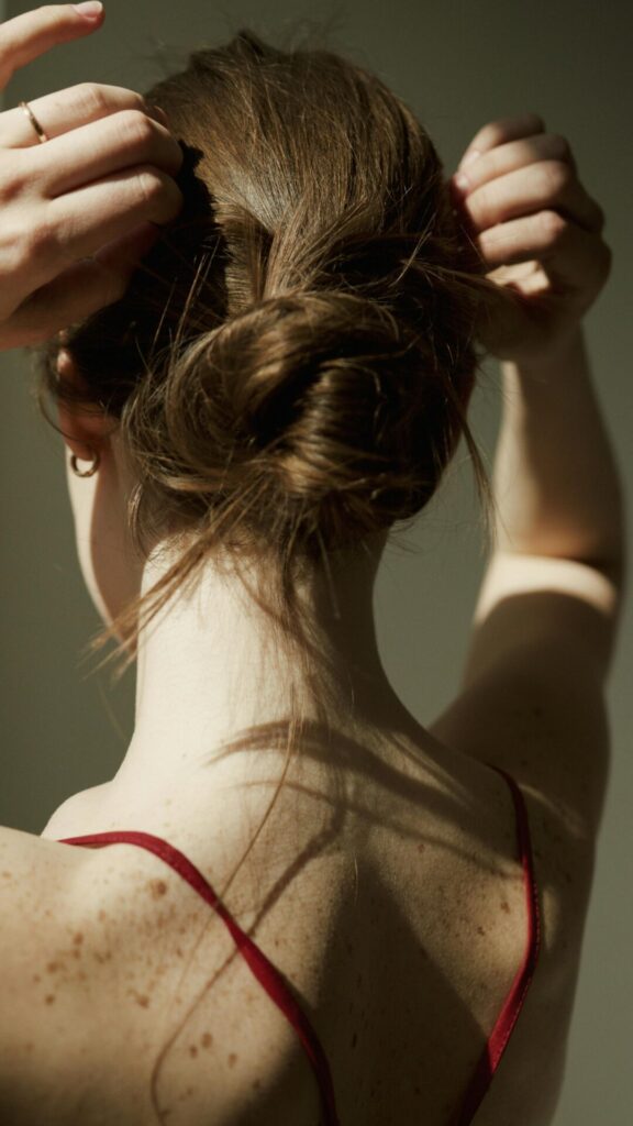 how to tie up hair without damaging 