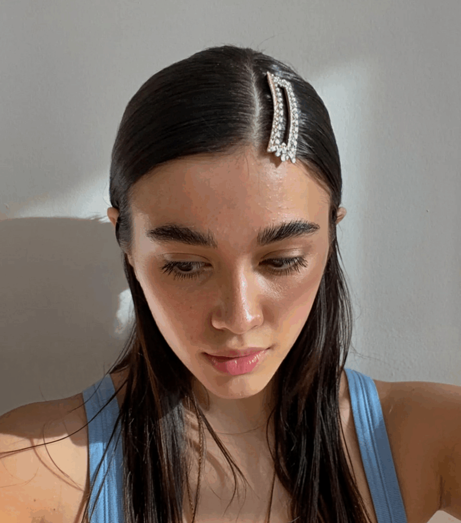 older sister side part
