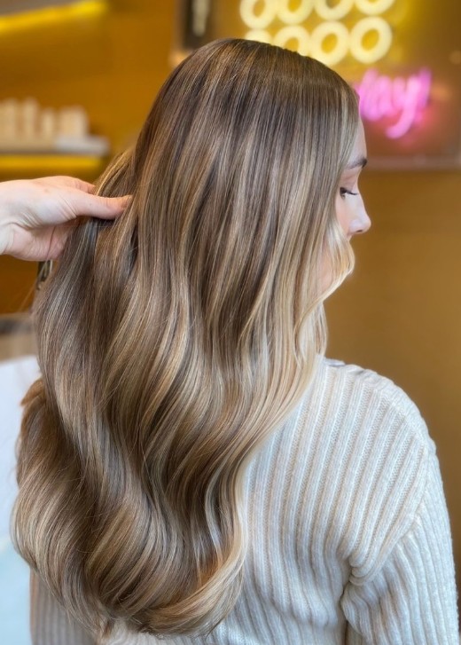 Voluminous straight hair Voluminous straight hair