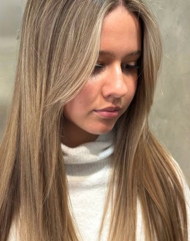 Voluminous straight hair Voluminous straight hair