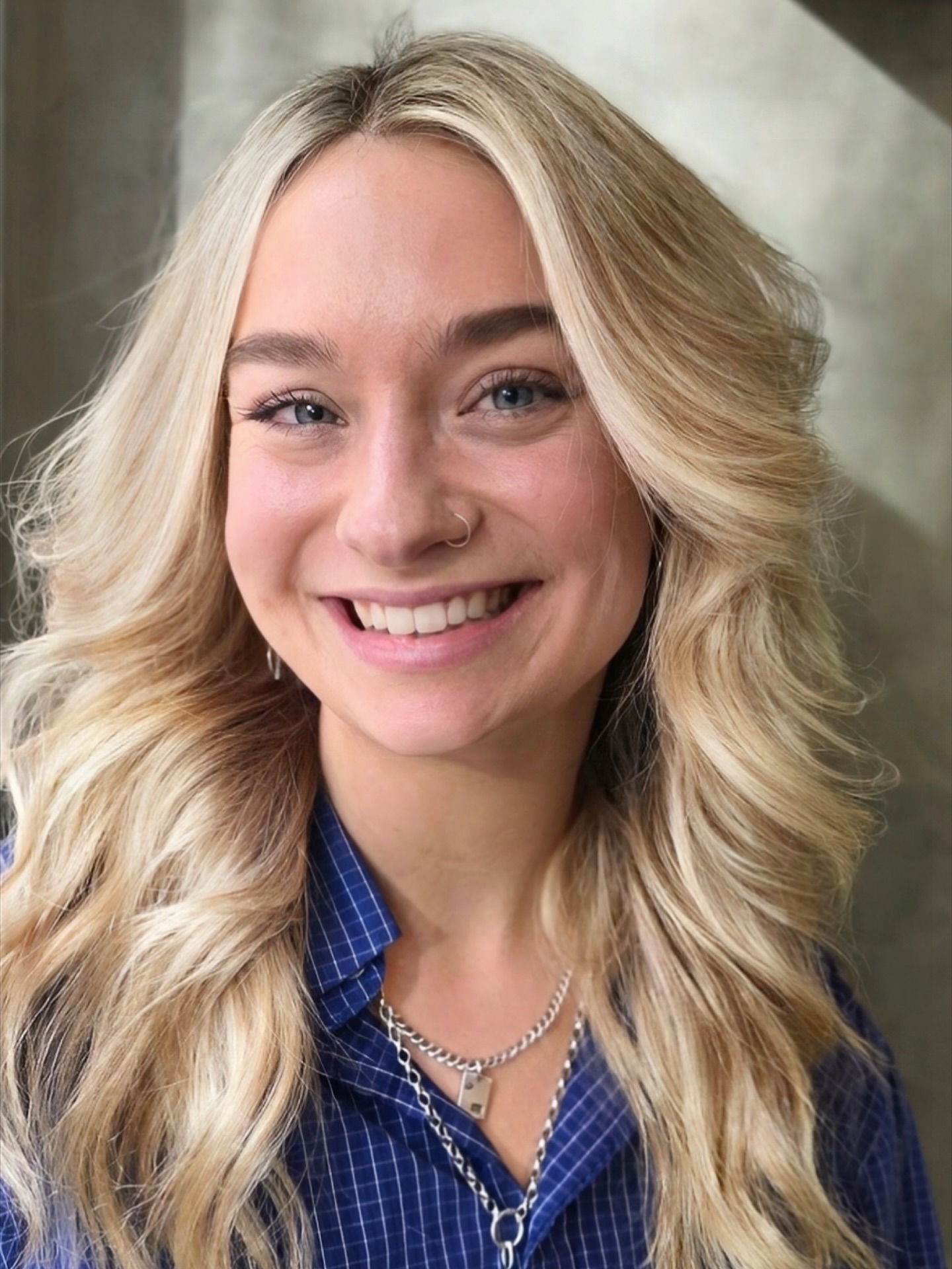 Honey blonde long wavy layers