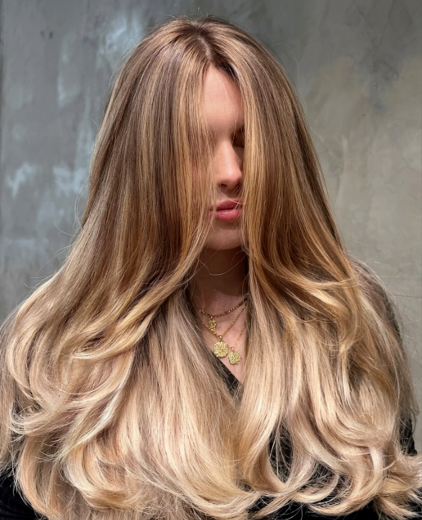 Bombshell Blonde: How to Get That Expensive, Lived-In Look